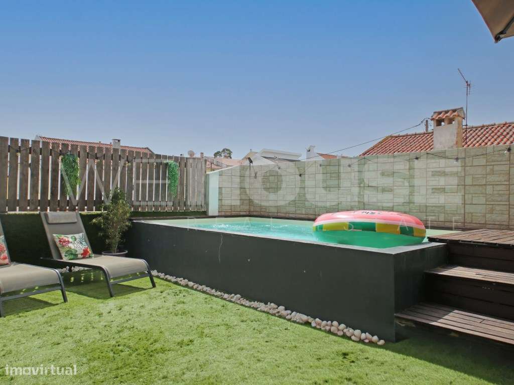 Oásis Urbano: Moradia T3 com Piscina e Potencial para T1 Independente-46