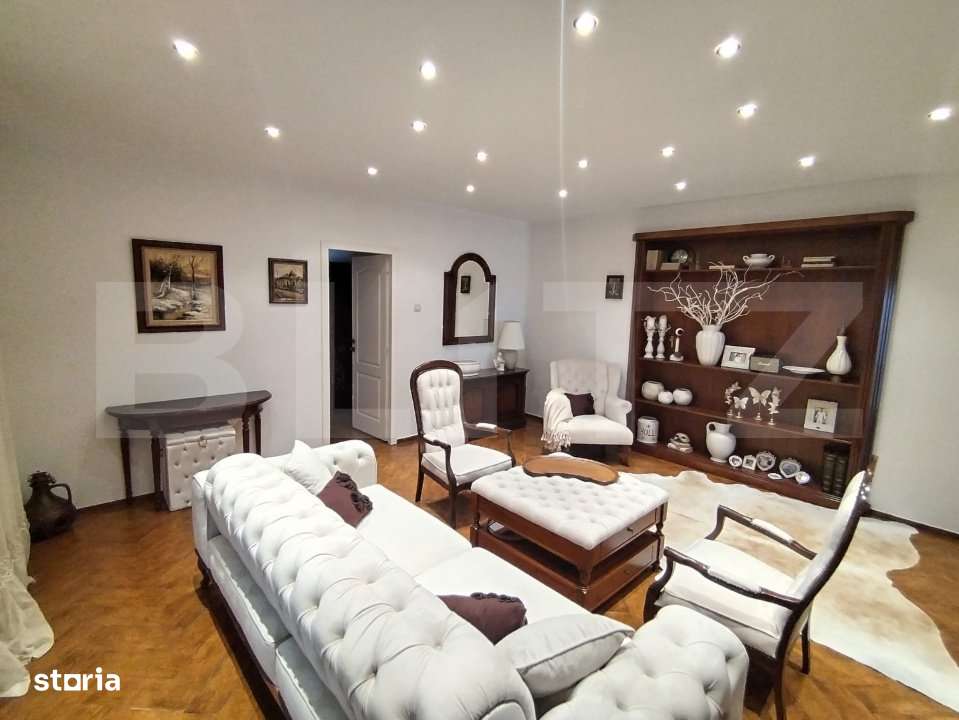 Vila de lux de vanzare, 15 camere, 550 mp, zona Micro 6, comision 0% - Imagine principală: 4/19