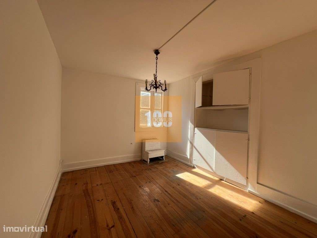 Prédio na Rua Comércio do Porto - Grande imagem: 5/48