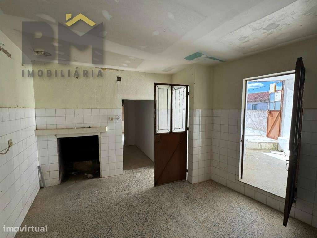 Moradia T2 com terraço para venda em Escalos de Cima!-10