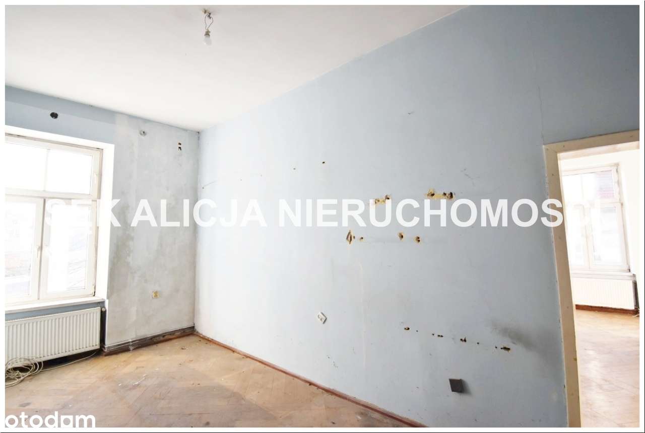 Przestronne mieszkanie z dużym potencjałem w centrum-2