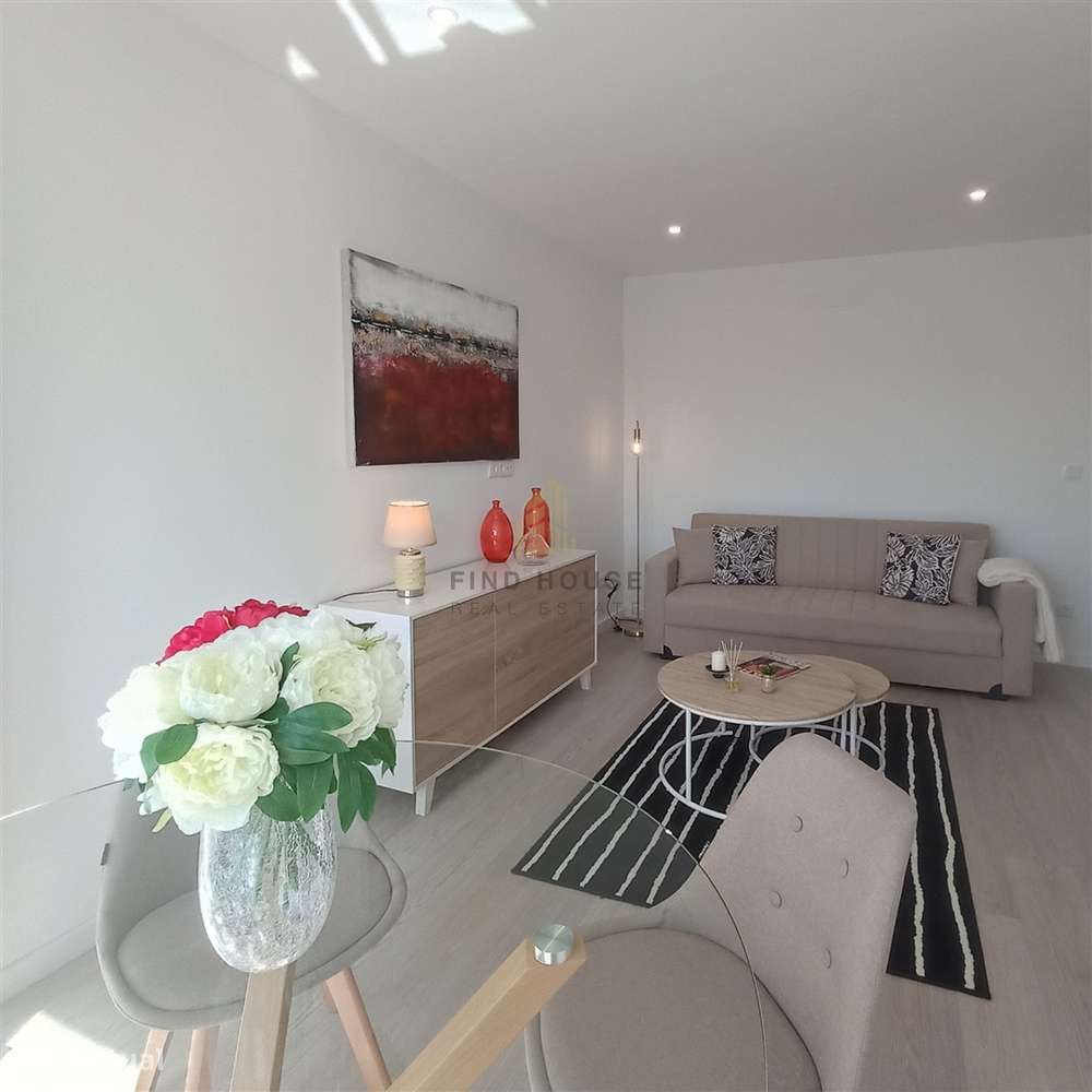 Apartamento T3 Remodelado com Logradouro em Benfica | Lisboa - Grande imagem: 4/14