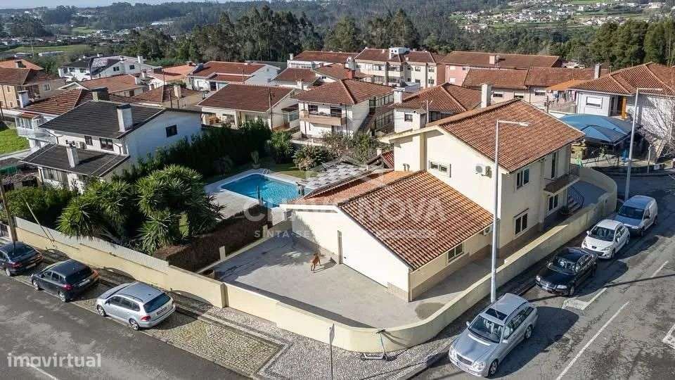Moradia Isolada V4 c/ Jardim e Piscina em Oliveira de Azeméis - Grande imagem: 4/34