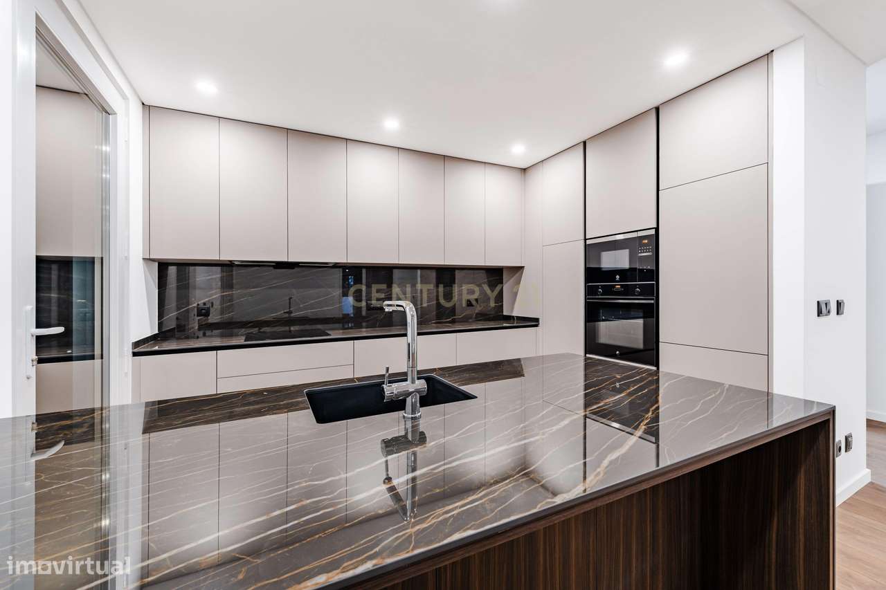 Moradia T3 Nova com Piscina em Palmela - Urbanização calma junto à A33-4