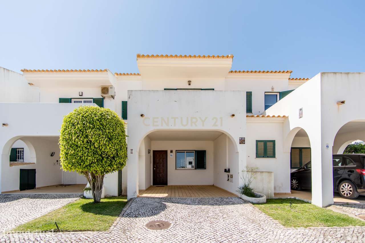 Moradia T2, com piscina, a escassos metros das praias da Galé. - Grande imagem: 3/29