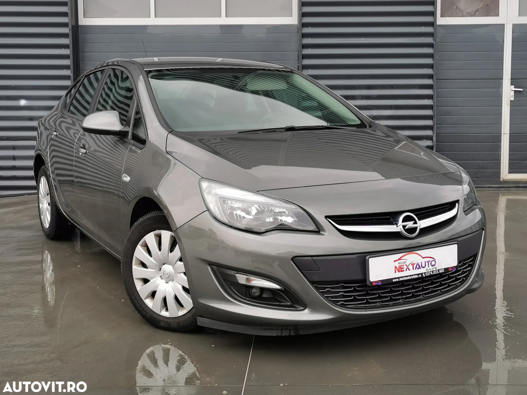 Opel Astra 1.4 ECOTEC Turbo Enjoy Aut. - 2