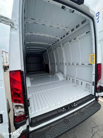 Iveco 35S18HV L4H2 16m3- BLASZAK OD RĘKI - 8