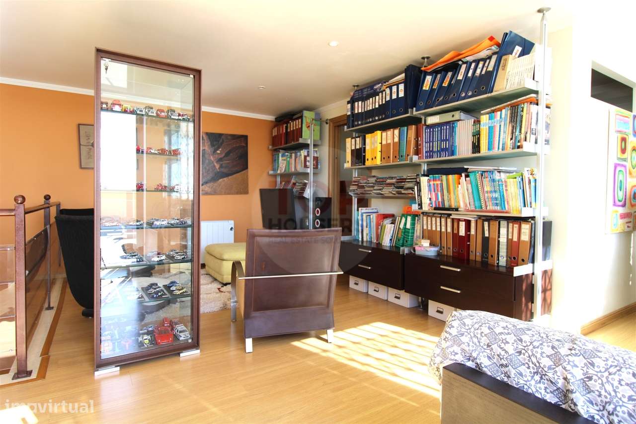 Penthouse T4+1 com Terraço Panorâmico e dois estacionamentos-24