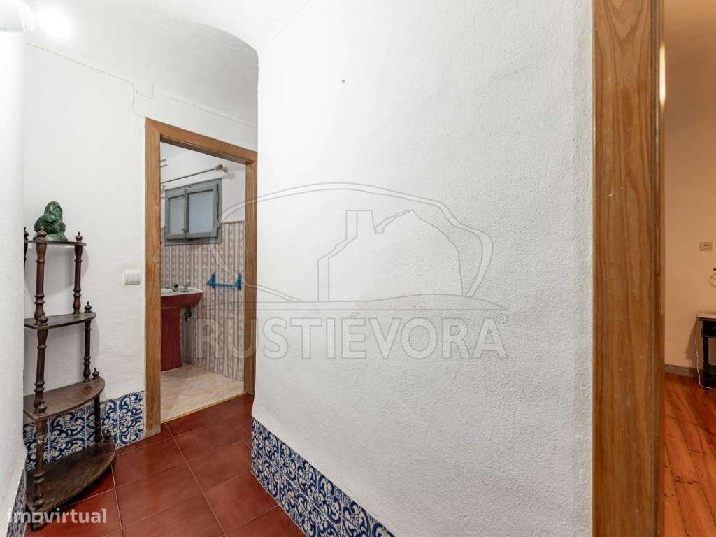 Moradia Unifamiliar T4 no Centro Histórico da Cidade - Potencial de...-5