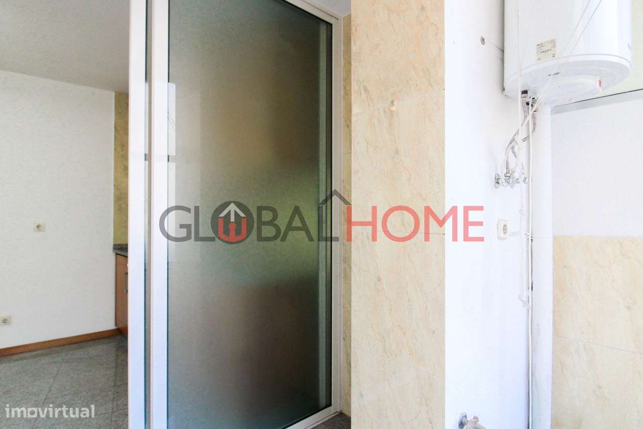 Apartamento T3 na Avenida da Carvalha-16