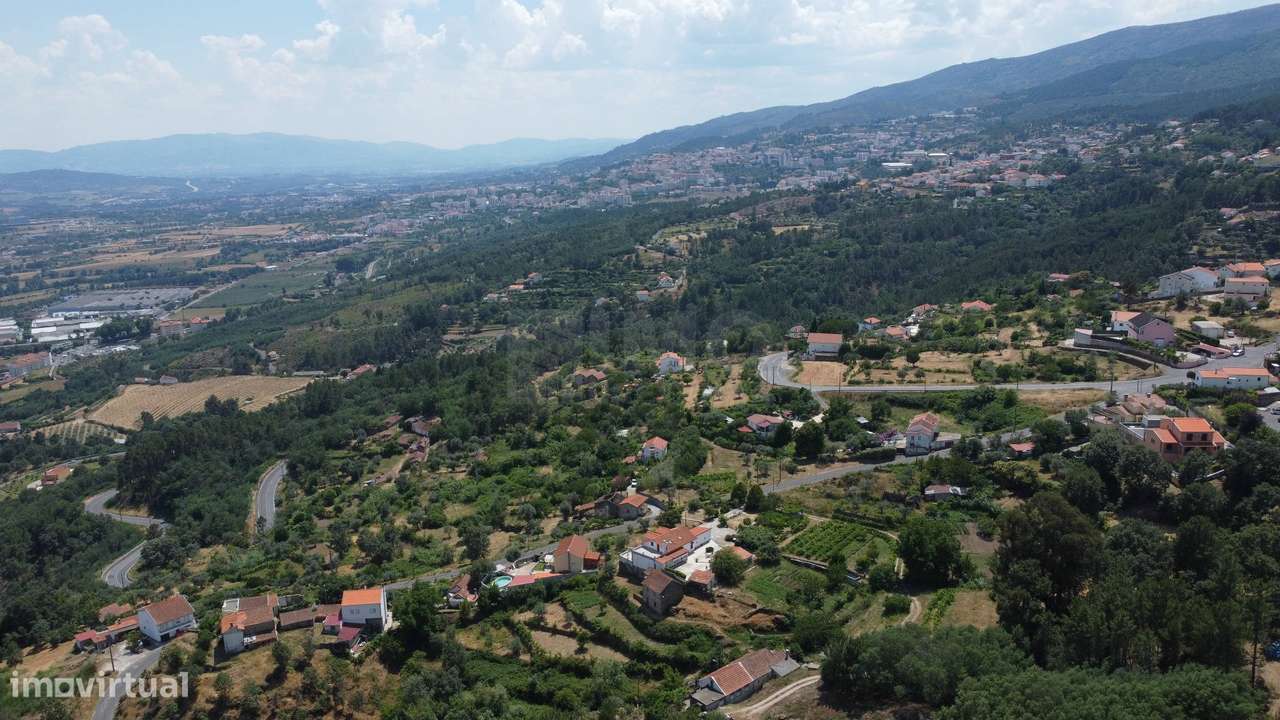 Terreno com 4.522 m² e Viabilidade de Construção - Vila do Carvalho-8