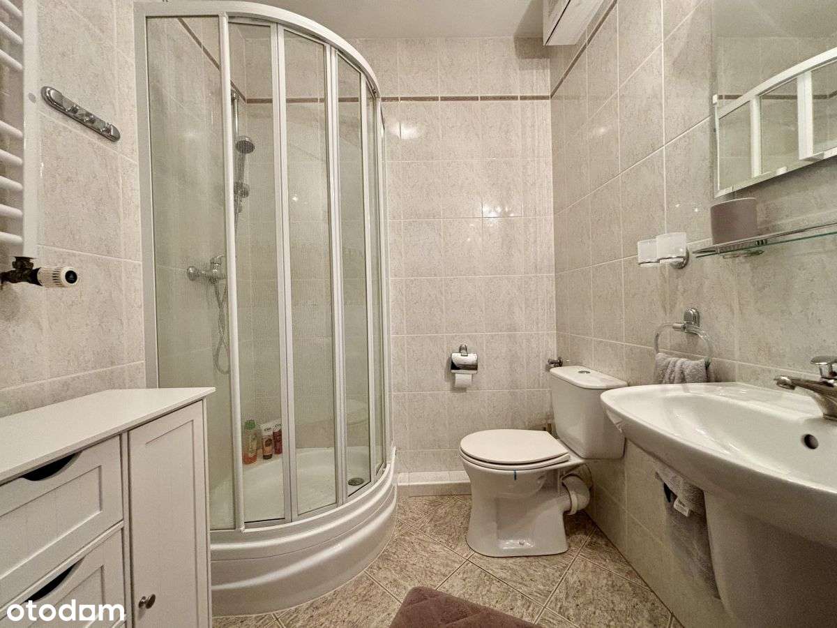 absolutnie wyjątkowa lokalizacja, obok plaża, morze, deptak i park-14