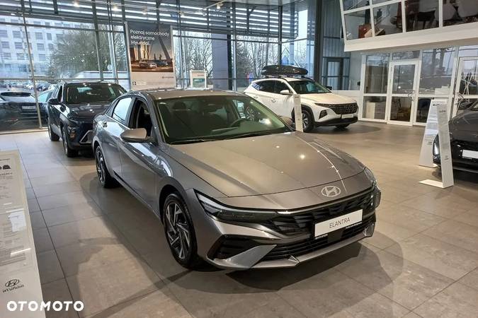 Hyundai Elantra 1.6 Smart CVT - 2