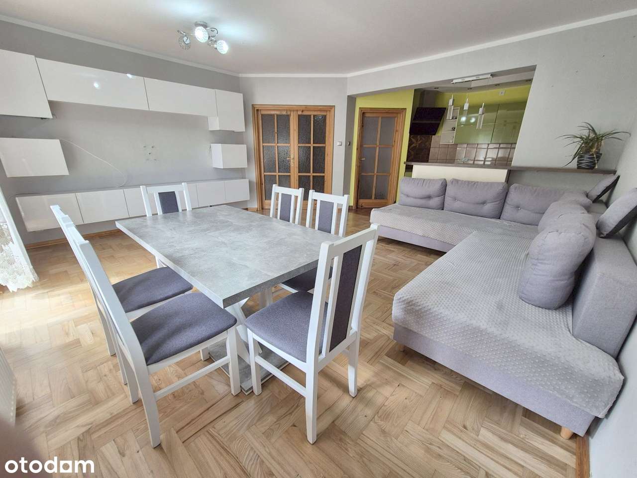 3 pokojowe mieszkanie/pow. 75 m2/ II-piętro/ klimatyzacja, oc miejskie-3