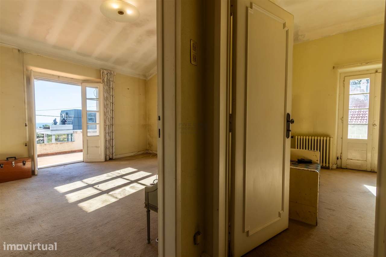 Moradia Estoril Cascais Vista Mar para renovar T6-26