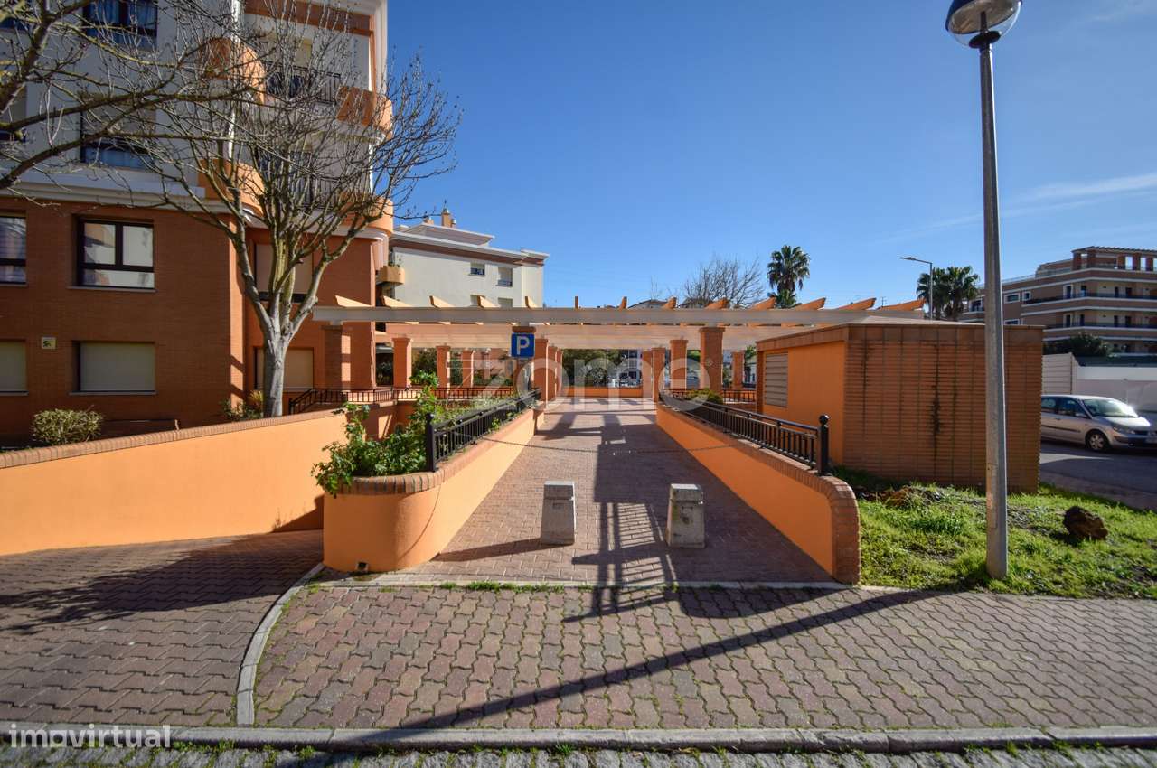 Estacionamento Exclusivo no Coração de Alverca - 10 lugares - Grande imagem: 2/6