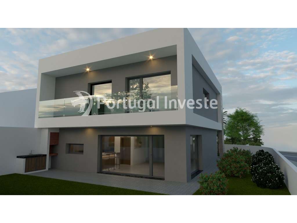 Moradia T4 isolada e de gaveto, com garagem, perto das praias e Lisboa-4