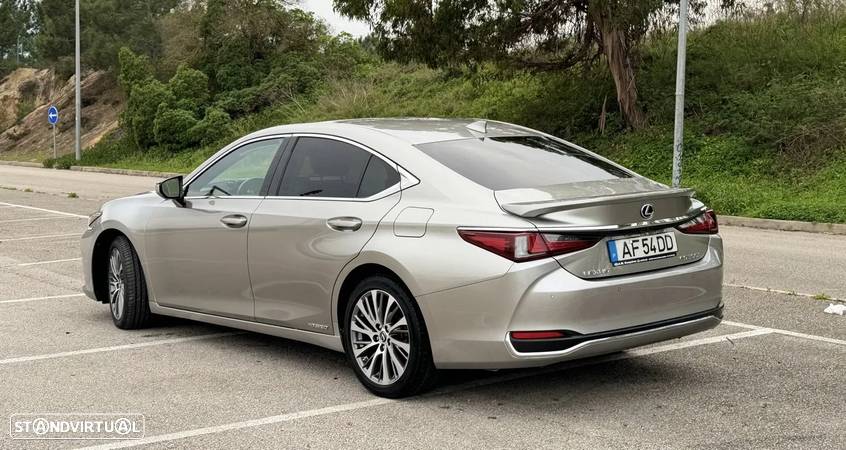 Lexus ES 300h Special Edition - 3