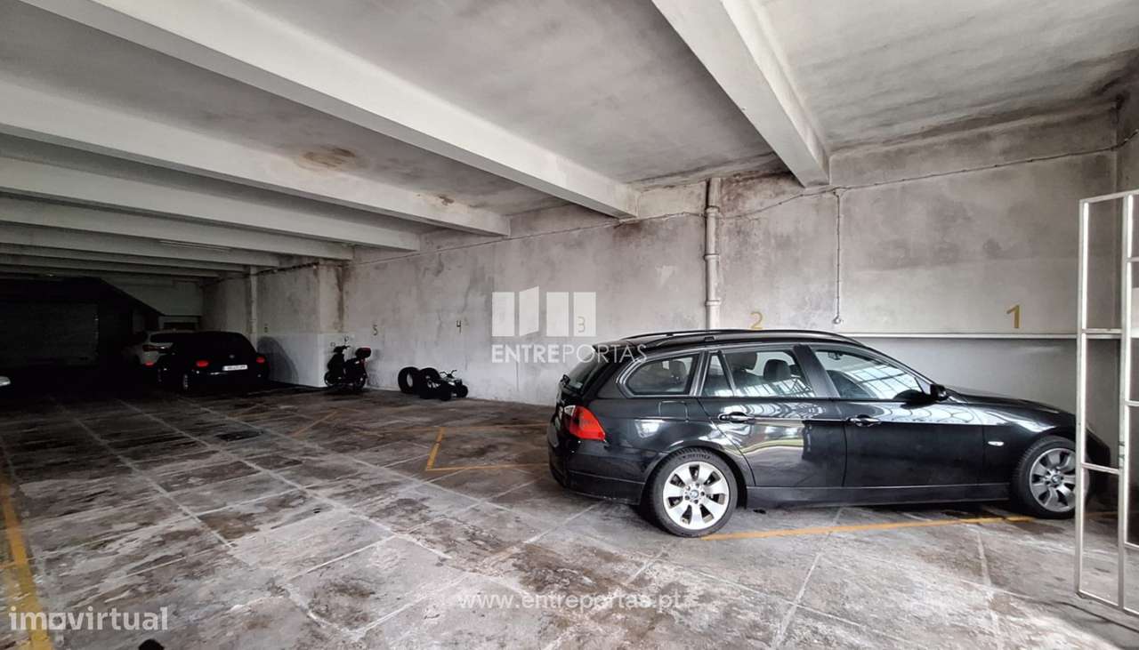Venda de Garagem/Armazém, no centro da cidade da Póvoa de Varzim - Grande imagem: 5/11