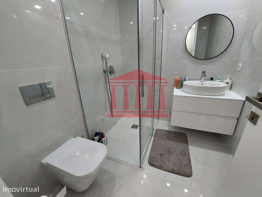 APARTAMENTO T3 C/ GARAGEM-8