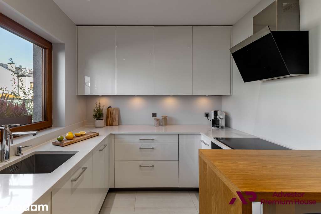 Funkcjonalny dom dla rodziny  pod lasem - Pełny obrazek: 2/20