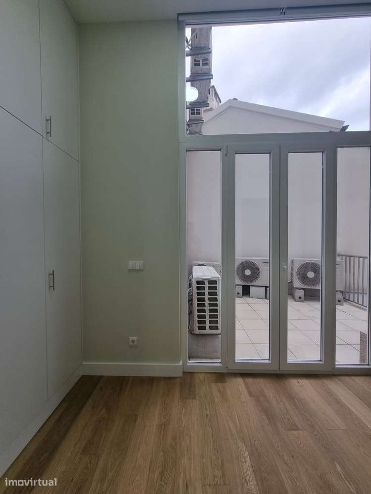 Apartamento T2 para arrendamento no centro da cidade – 800€ - Grande imagem: 5/14
