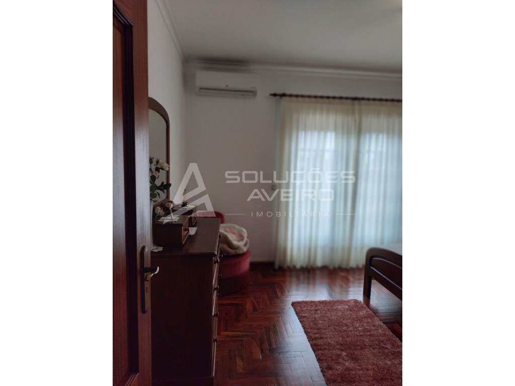 Moradia T4 com Piscina-58
