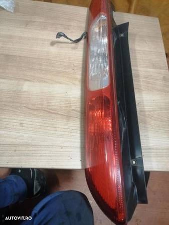 Stop tripla lampa stânga spate ford focus 2 facelift hatchback complet original perfect funcțional - 1