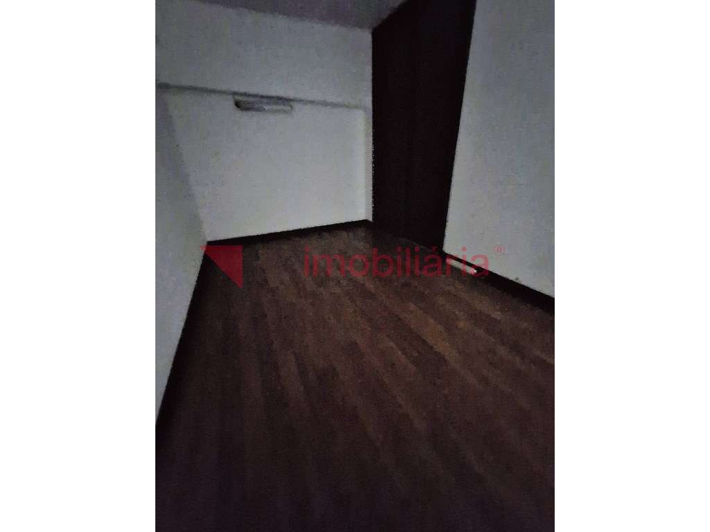 Apartamento T2+2 em Paredes, Alenquer-10