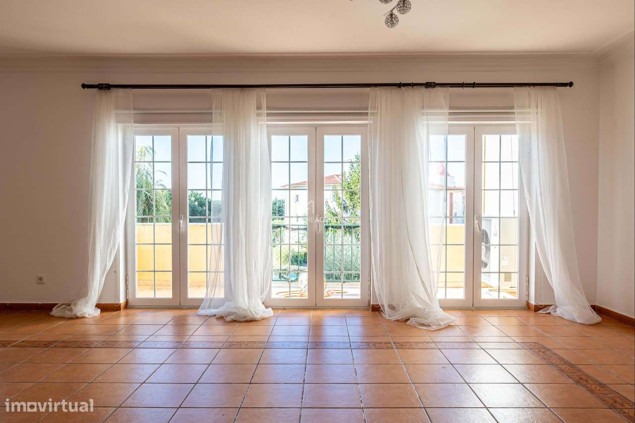 Espaçoso Apartamento T3 próximo à Escolas Internacionais - Grande imagem: 4/24