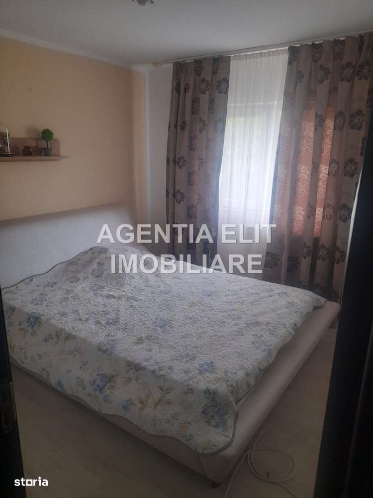Apartament 3 camere, zona Mall-0
