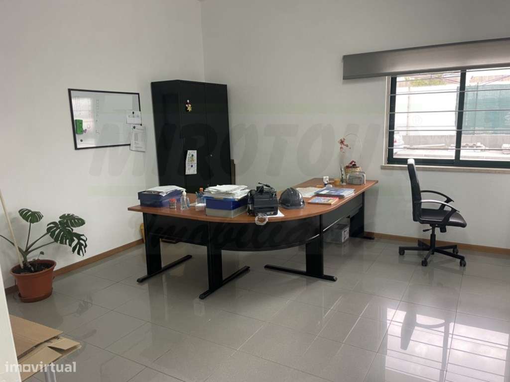 Venda conjunta de imóveis para atividade industrial com edifício e ...-10