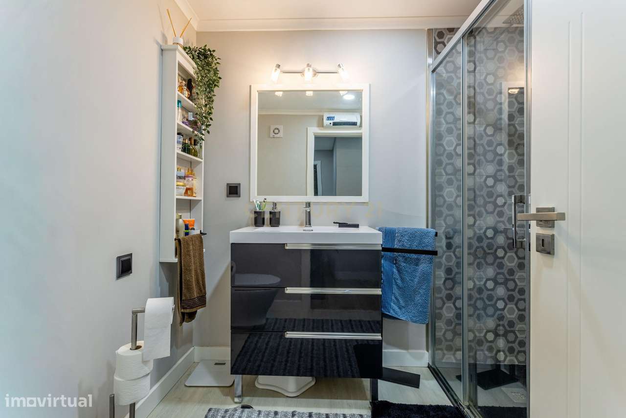 Moderno Apartamento T4 no Carregado em condomínio fechado-30