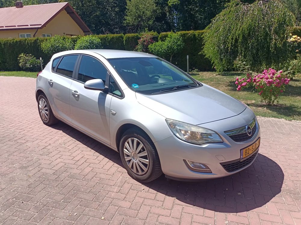 Opel Astra J 2010