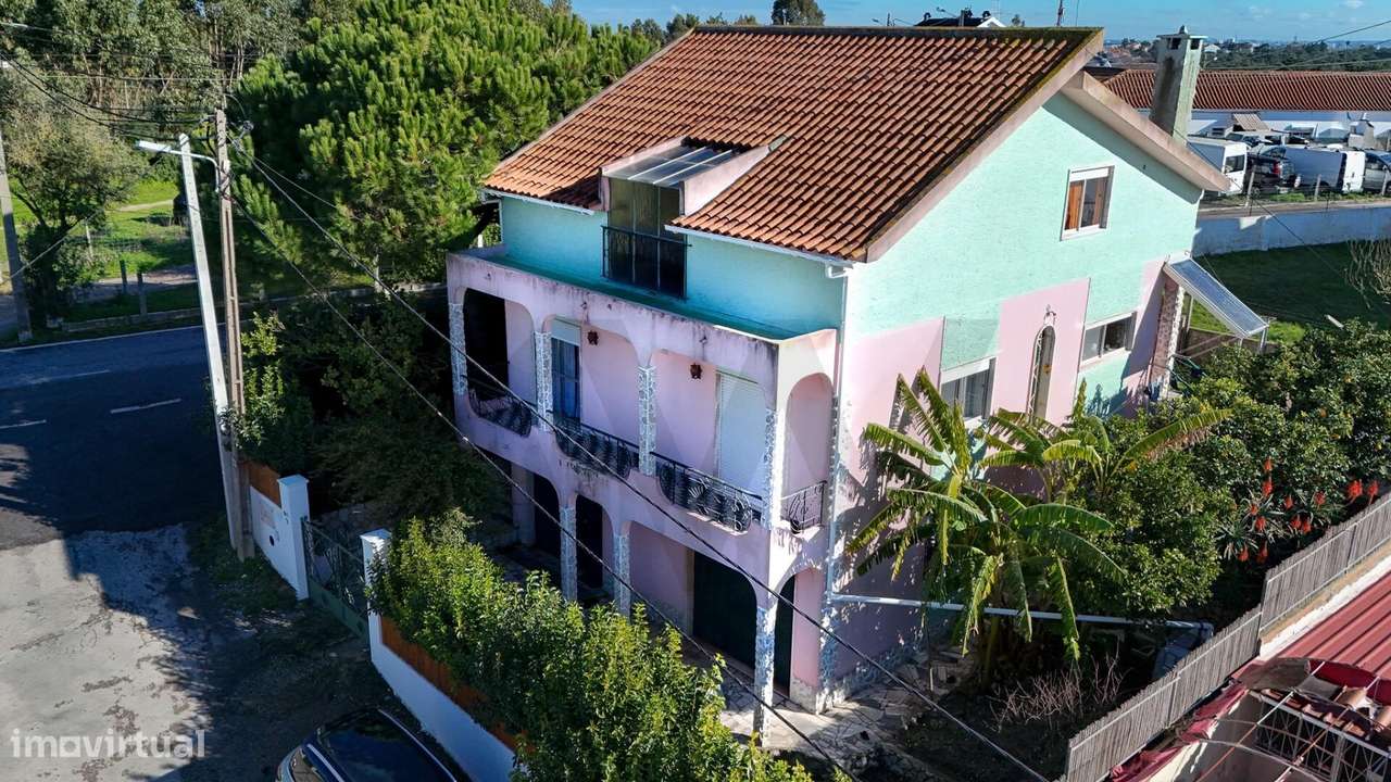 Moradia Isolada T2+2, com 336m2 de Terreno - Charneca de Caparica - Grande imagem: 2/55