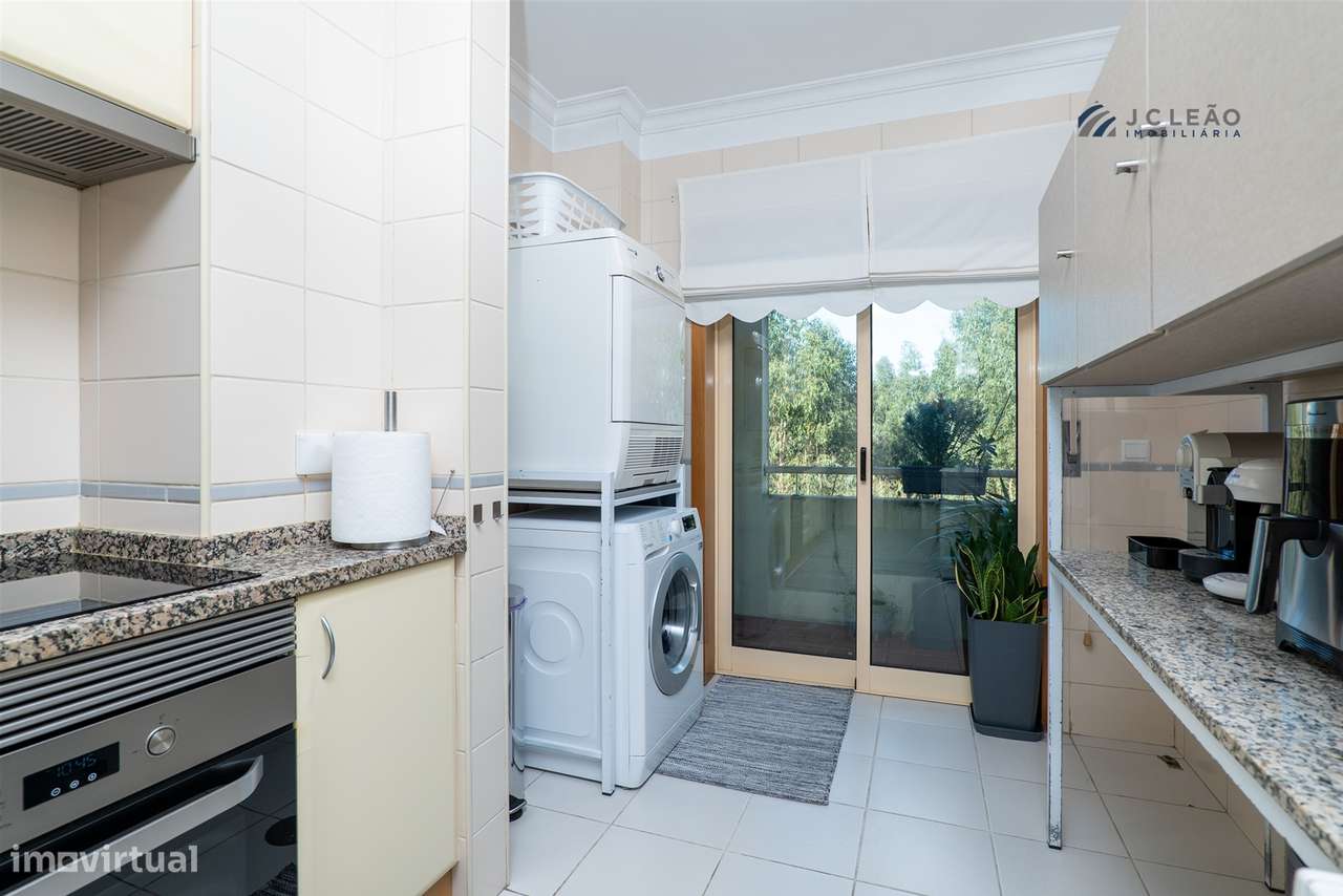 T3 com Excelente Exposição Solar no Coração de Paredes-8