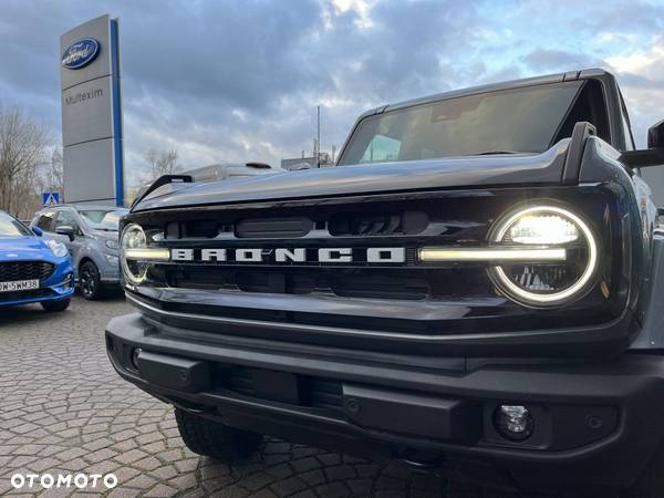 Ford Bronco - 9