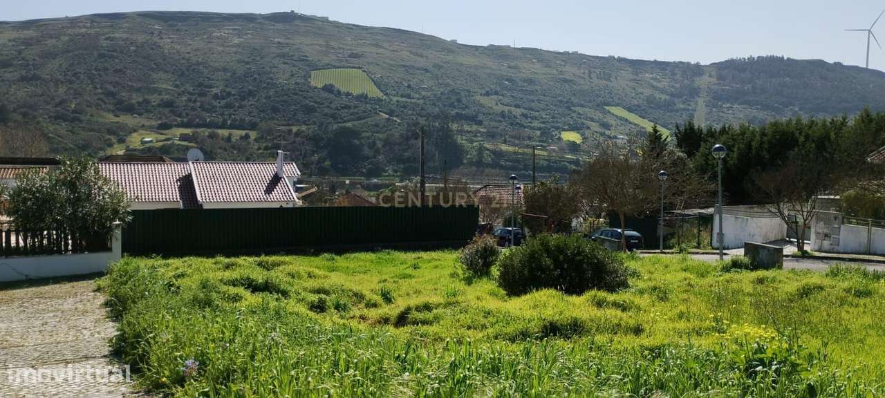 Terreno Urbano em Bucelas com Projeto Aprovado e Vista Campestre - Grande imagem: 3/5
