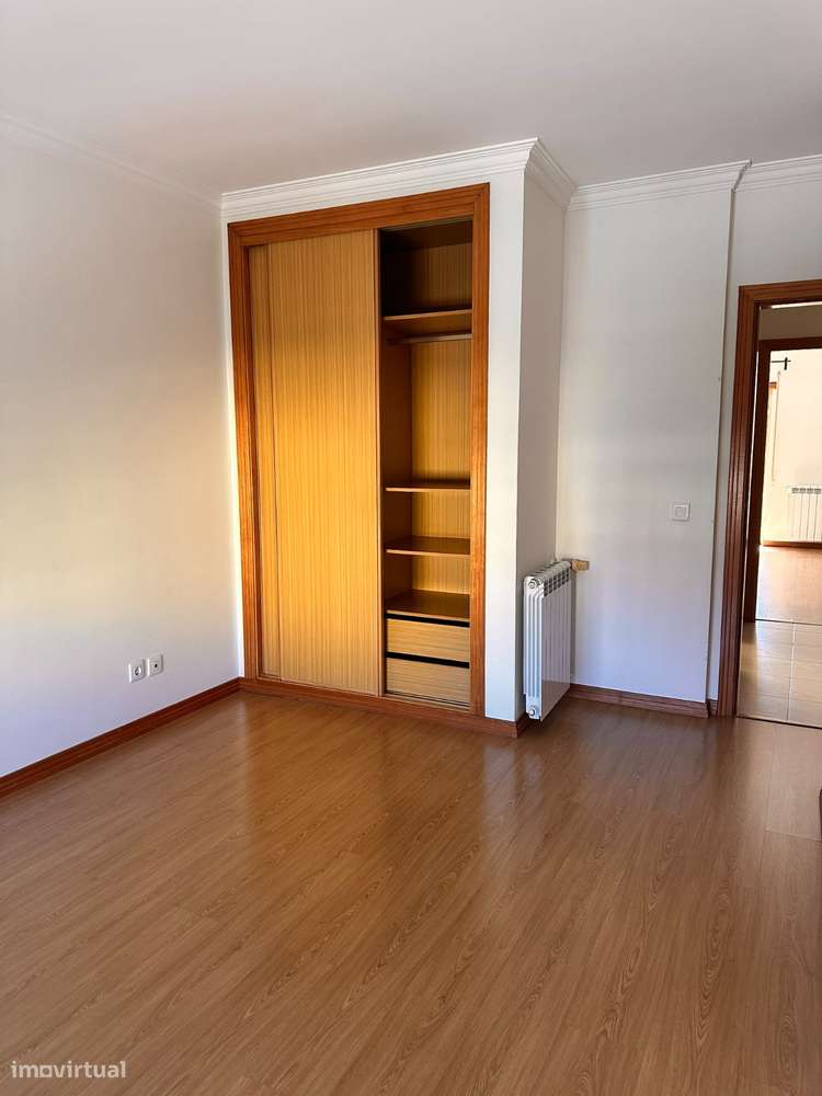 Apartamento T4 Benavente-21