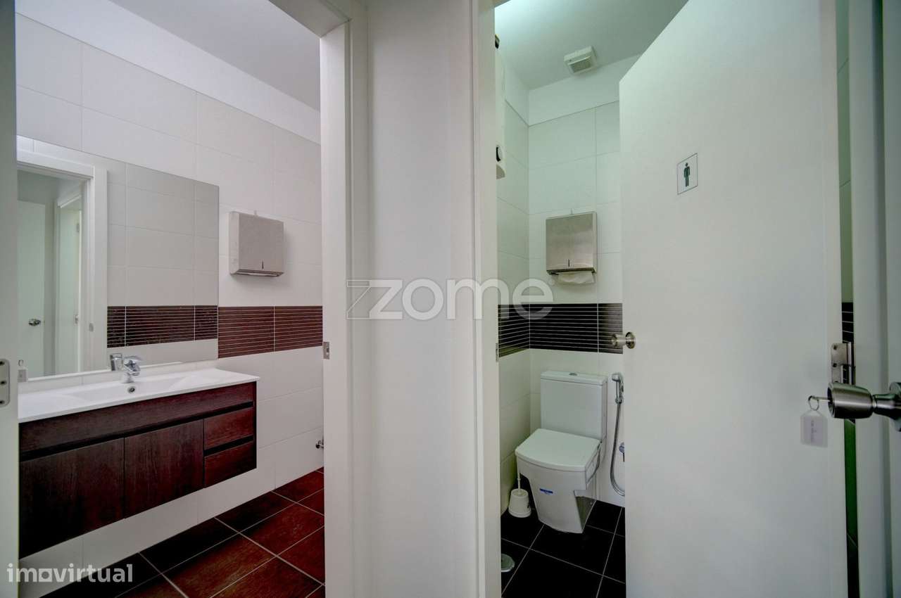 Escritório com garagem no Areeiro - Grande imagem: 5/27