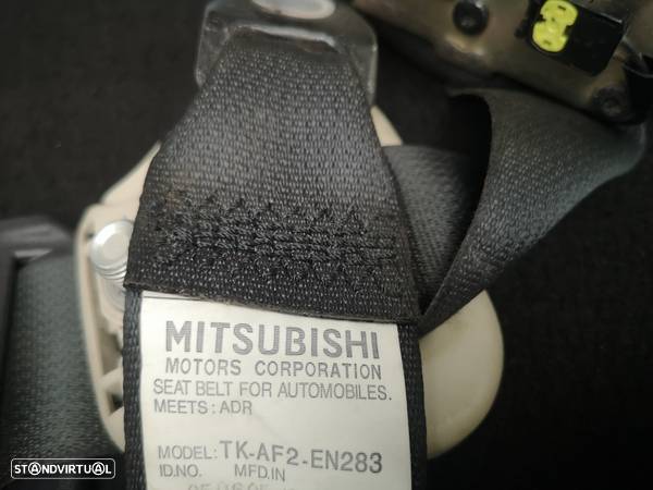 Cinto de Segurança frente direita Mitsubishi Pajero 2014 - 7
