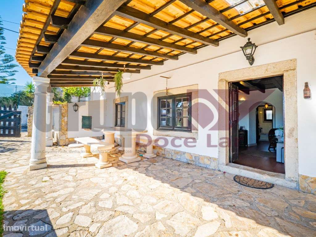 Moradia Isolada T3 com Piscina em Sesimbra-6