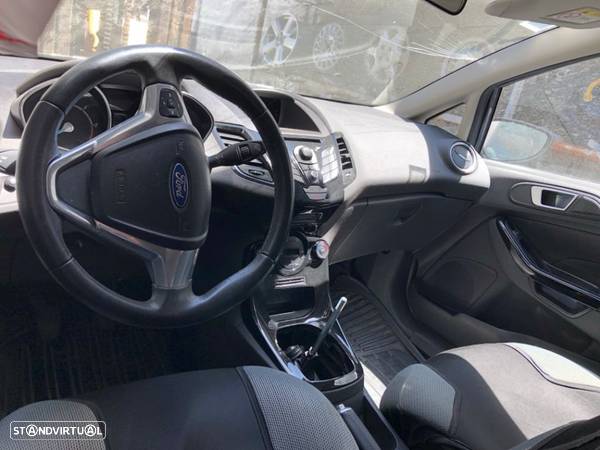 Ford Fiesta Mk6 JA8 1.5 TDCI de 2014 para peças ou inteiro - 6