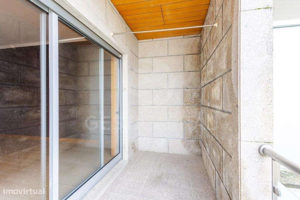 T2 com lugar de garagem no centro do Marco de Canaveses-16