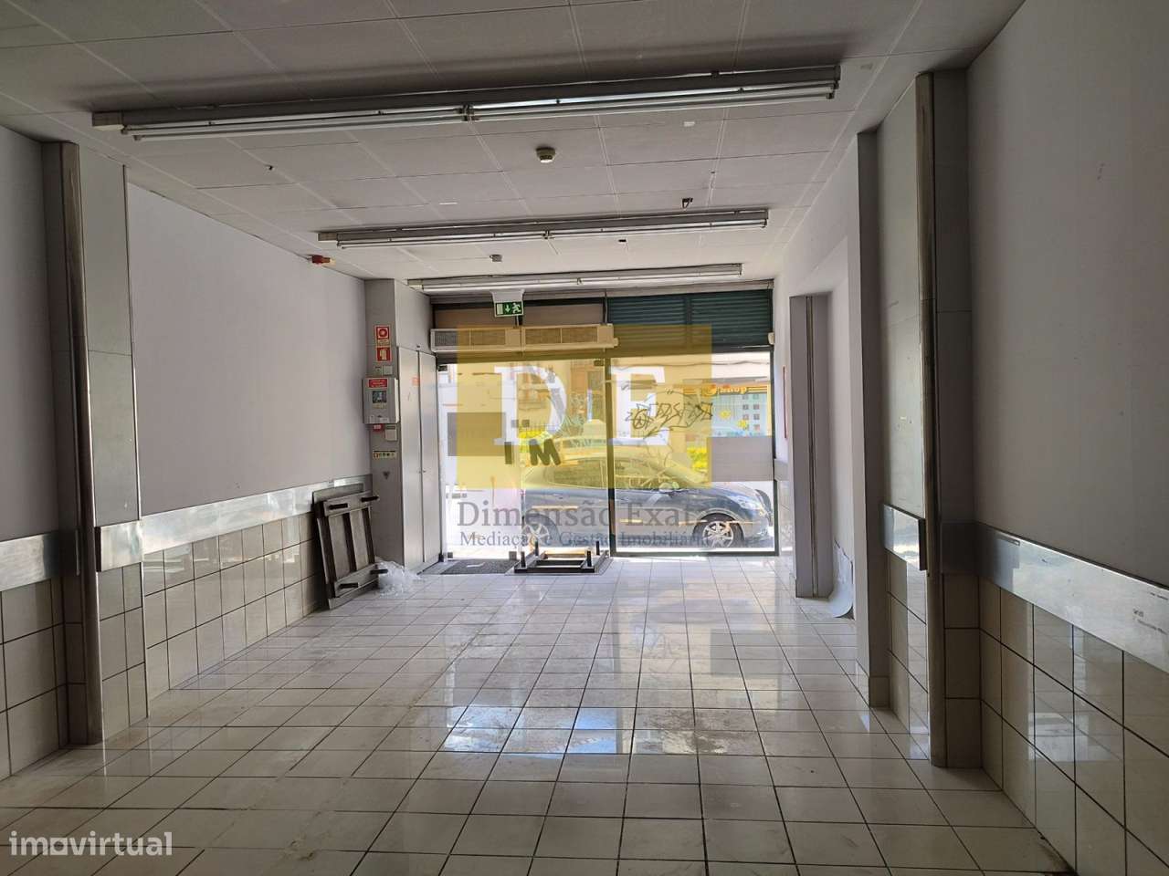 Espaço comercial com rentabilidade à venda na Rua do Amial, Porto-5