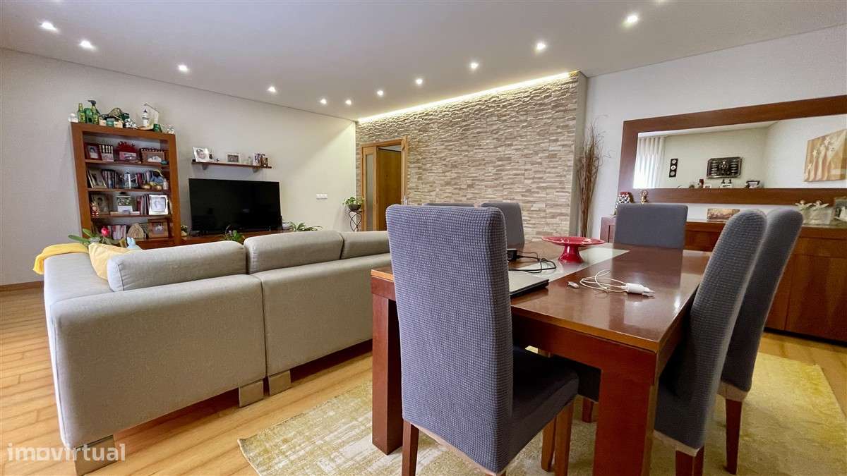 Andar de Moradia T2-Aver-o-Mar-Terraço-garagem fechada-3