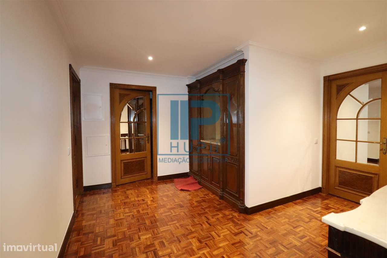 Apartamento T4 Venda em Oliveira, São Paio e São Sebastião,Guimarães-0