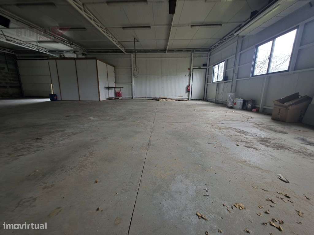 Moradia T3 com Armazém de 300m² - O Equilíbrio Perfeito entre Habit...-33