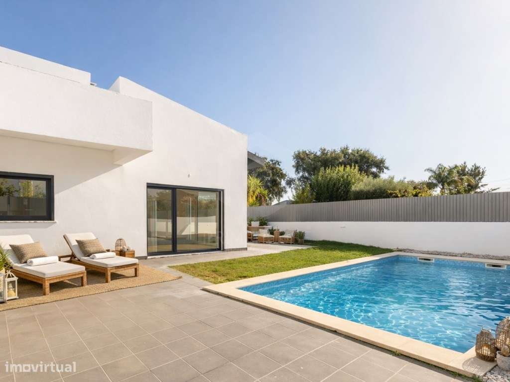 Moradia isolada T5 acabamentos Premium/ piscina e garagem-56
