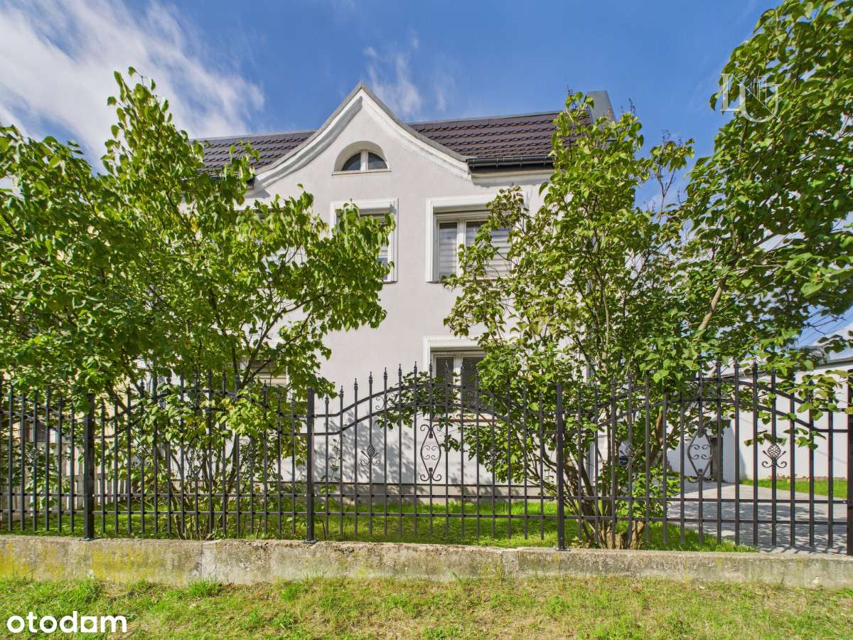 BLACK FRIDAY - MY TEŻ TNIEMY CENĘ Duży dom z garażem i ładną działką-1